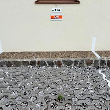 Laza Apartman